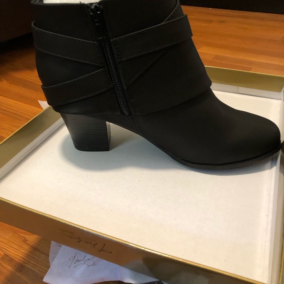 Thalia Sodi Booties in Black - Picture 4 of 5